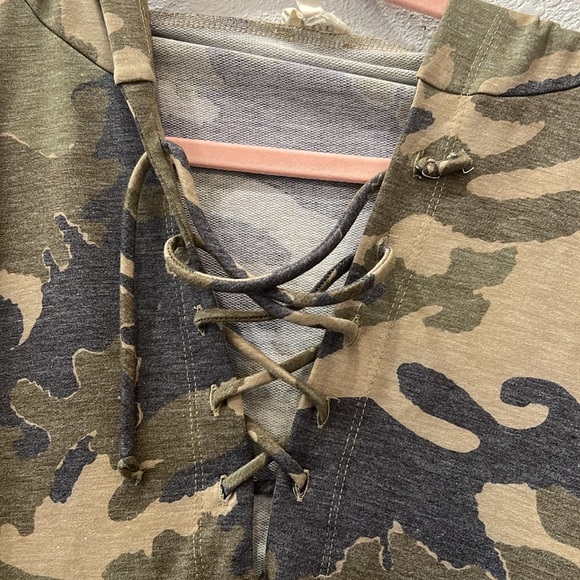 BKE XL Soft Camo Sweatshirt - Picture 2 of 4